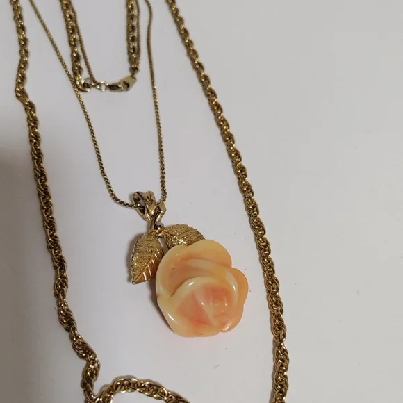 Gold tone two layer necklace with tree branch flower pendant - Picture 7 of 7
